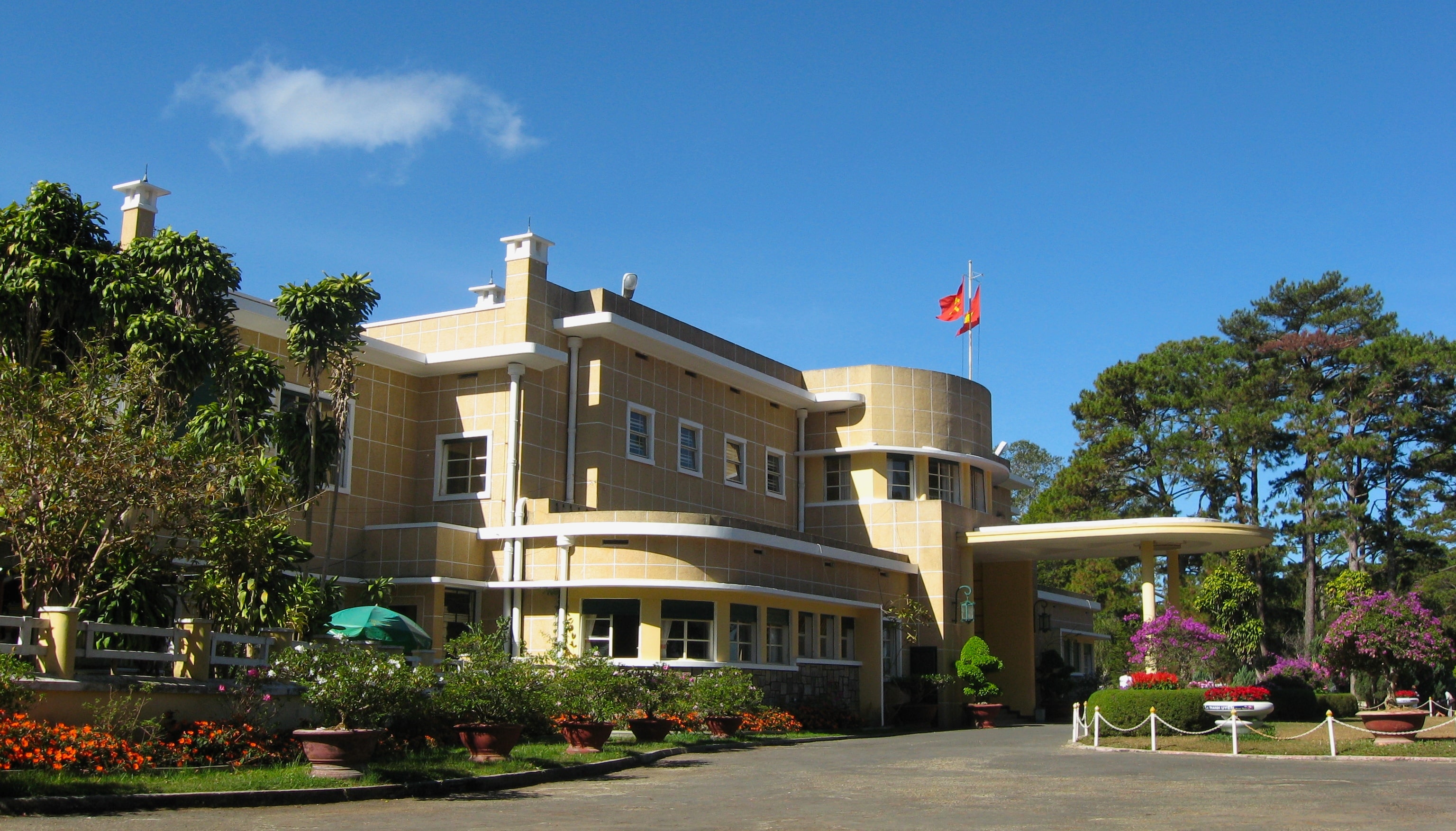 dinhIII-min