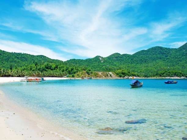 shutterstock-1233151858-cham-island-jpg-960x720-FIT-cb3d01149aac12013e10fe19a633c1eb
