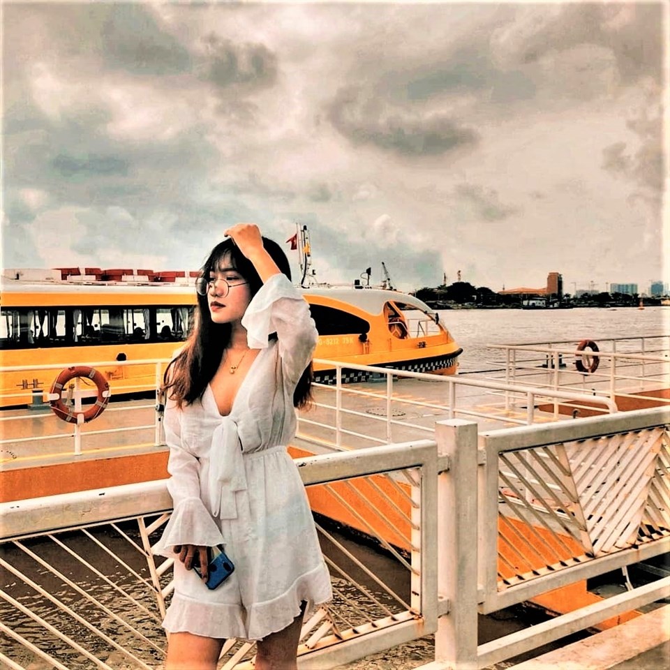 chi-can-15k-hot-tron-album-song-ao-voi-sai-gon-water-bus-view-song-nuoc-doc-nhat-vo-nhi-a9a35880637090828370327782