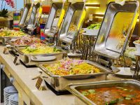 TẠI SAO KH&Aacute;CH SẠN PHỤC VỤ BUFFET S&Aacute;NG MIỄN PH&Iacute; CHO KH&Aacute;CH THU&Ecirc; PH&Ograve;NG?